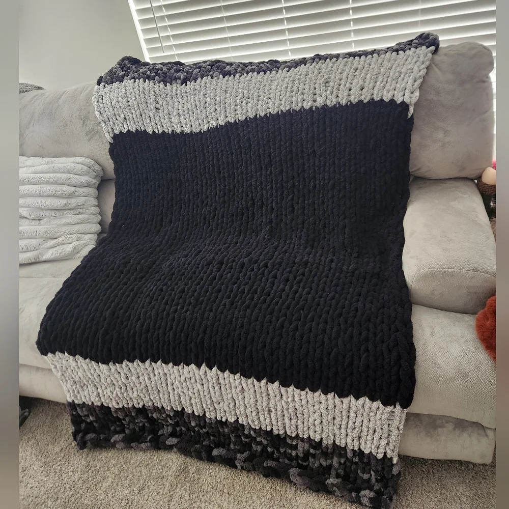 Custom Hand Knit Blanket - Picture 17 of 17